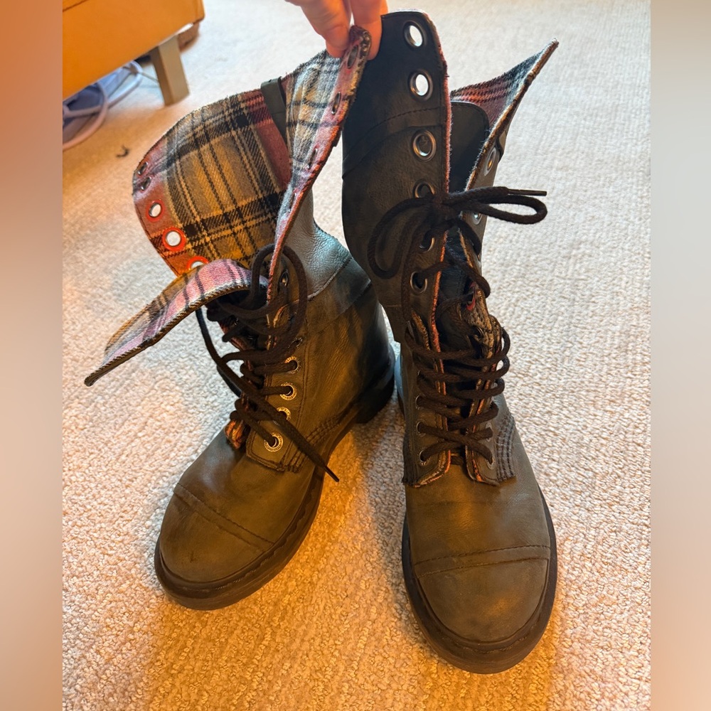 Green Dr Martens